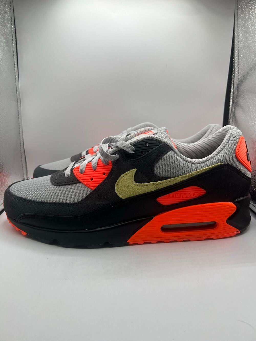 Nike Air Max 90 ‘Smoke Grey Hyper Crimson’ size 14 men